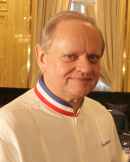 世界11カ国に店舗を展開する世界的フレンチシェフのジョエル・ロブション氏（セブンイレブン・ジャパン報道資料より）