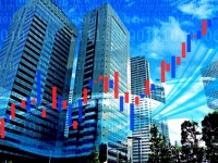 ここ5年で金融サービス領域では、自動化が急速に進みつつある。世界最大級の投資銀行ゴールドマンサックスのニューヨーク本社では、2000年のピーク時には600人いたトレーダーが現在2人になっていることが、同社の次席財務責任者マーティ・チャベス氏の説明で明らかになった。