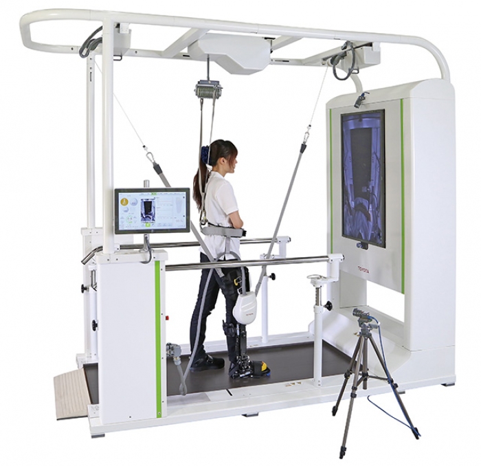 リハビリテーション支援ロボット「ウェルウォーク WW-1000」（トヨタ発表資料より）