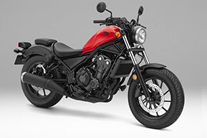 「レブル500 ヴィクトリーレッド」（ホンダ発表資料より）
