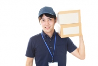 複数の荷物を一度にまとめて配達した方が手数は減るだろうが、なかなかそううまくいかないのが現状である。