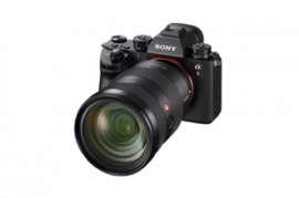 レンズ交換式デジタル一眼カメラ「α9」(ソニー発表資料より) レンズ交換式デジタル一眼カメラ「α9」(ソニー発表資料より)