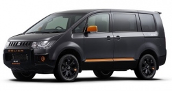 デリカD:5「ACTIVE GEAR」ACTIVE GEARコンプリートパッケージ（ディーラーオプション）装着車。（画像：三菱自動車発表資料より）