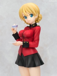『ガールズ&パンツァー 劇場版』1/7「ダージリン」フィギュアが美しすぎる! 『ガールズ&パンツァーもっとらぶらぶ作戦です!』最新第8巻は発売中!!