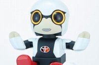手のひらサイズロボット「KIROBO mini」（トヨタ発表資料より）