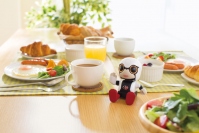 トヨタ自動車＜７２０３＞（東１）は２８日、発売を延期していたＫＩＲＯＢＯ　ｍｉｎｉ（キロボ　ミニ）を東京・愛知の一部販売店で発売すると発表した。