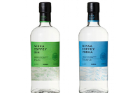 ニッカ カフェジン（左）、ニッカ カフェウオッカ（アサヒビール発表資料より）