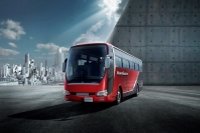 大型観光バス「エアロクィーン・エアロエース」（三菱ふそう発表資料より）