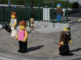 4月に名古屋にオープンした大型テーマパーク「レゴランド・ジャパン」が、開業2ヶ月で最大25%値下げのチケットを導入したことが分かった。 4月に名古屋にオープンした大型テーマパーク「レゴランド・ジャパン」が、開業2ヶ月で最大25%値下げのチケットを導入したことが分かった。