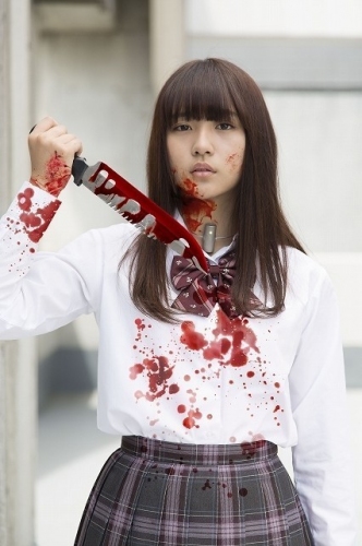 18歳とは思えない巨乳と童顔がウリの浅川梨奈。映画主演も決定し人気に拍車が掛かることになった（c）2017「人狼ゲーム マッドランド」製作委員会