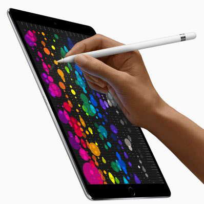 iPadとApple Pencil。（画像：アップル発表資料より）