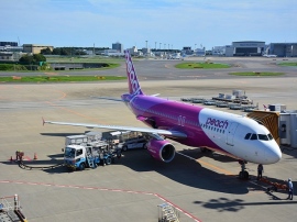 格安航空会社(LCC)のピーチ・アビエーションが2017年3月期決算を発表。黒字を維持し、4期連続の増収増益を達成した。