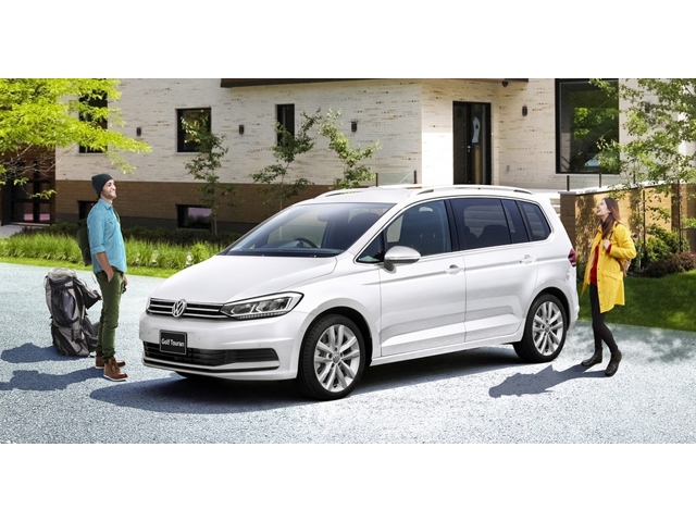 今回発売する「Tech Edition」は、ファミリーユースを想定して、より安全かつ快適な装備を数多く採用した特別限定車。写真は「Golf Touran Tech Edition」