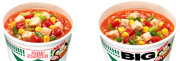 カップヌードル チリトマトヌードル(左)と、カップヌードル チリトマトヌードル ビッグ