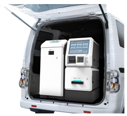 車に搭載されたモジュール型ATM。（画像：沖電気工業発表資料より）
