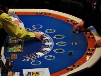 解禁の方向で検討が進む、カジノを中心とした統合型リゾート施設(IR)において、ギャンブル依存症対策として、日本人利用客には入場時にマイナンバーカードの提示を求める仕組みの検討を行うことに。