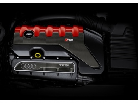 2.5 TFSIエンジンは、2.5リッター5気筒のキャパを持つエンジン。Audi TT RS Coupé RS、Audi TT RS Roadster RS、Audi RS 3 Sedan、そして日本でも先日受注を開始したAudi RS 3 Sportbackに搭載する400馬力のユニットだ 2.5 TFSIエンジンは、2.5リッター5気筒のキャパを持つエンジン。Audi TT RS Coupé RS、Audi TT RS Roadster RS、Audi RS 3 Sedan、そして日本でも先日受注を開始したAudi RS 3 Sportbackに搭載する400馬力のユニットだ