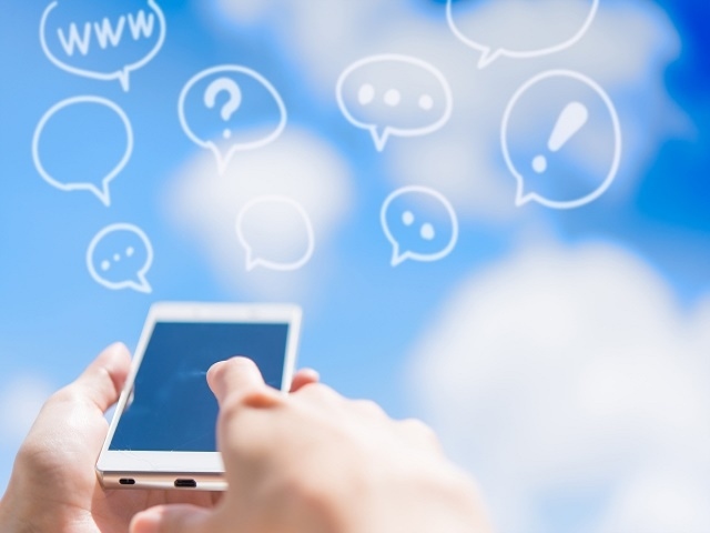 AI・コグニティブソリューションのアイアクトは「AI・チャットボットに関しての意識調査」を実施した。調査レポートからは、チャットボット利用経験層の高い割合で、チャットボット活用に興味を示しており、顧客の心理的ハードルを下げることに利点を感じているとの結果が読み取れる。