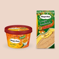 ミニカップ「パンプキン」（左）とクリスピーサンド「パンプキンプティング」。（写真: ハーゲンダッツジャパンの発表資料より）