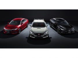 新型ホンダ・シビックのバリエーション。中央がもっともホットなタイプR、価格は、ハッチバック(右)が280万0440円(マニュアルミッション車も同じ)、セダンが265万0320円(左)、タイプRが416万7000円だ 新型ホンダ・シビックのバリエーション。中央がもっともホットなタイプR、価格は、ハッチバック(右)が280万0440円(マニュアルミッション車も同じ)、セダンが265万0320円(左)、タイプRが416万7000円だ