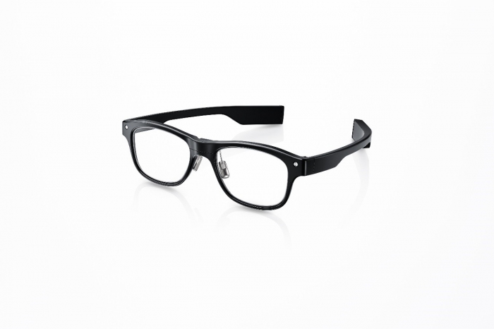 JINS MEME ES(ドライブアプリ利用)(写真: ジンズの発表資料より)