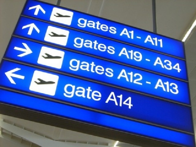 成田空港の発表によると、2016年7月以降、新規乗り入れや新規就航、増便で、国際線・国内線ともに発着回数、利用者が増加。利用状況は好調に伸び続けている。