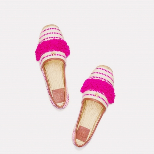 セールアイテム【Tory Burch：シューズ】（写真：株式会社エニグマ発表資料より）