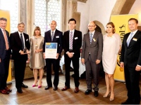 ロームは7月12日、コンチネンタルAG 社が主催する2016年度のサプライヤー表彰式の汎用LSI、個別半導体部門において、3年連続で「サプライヤー・オブ・ザ・イヤー」を受賞した。