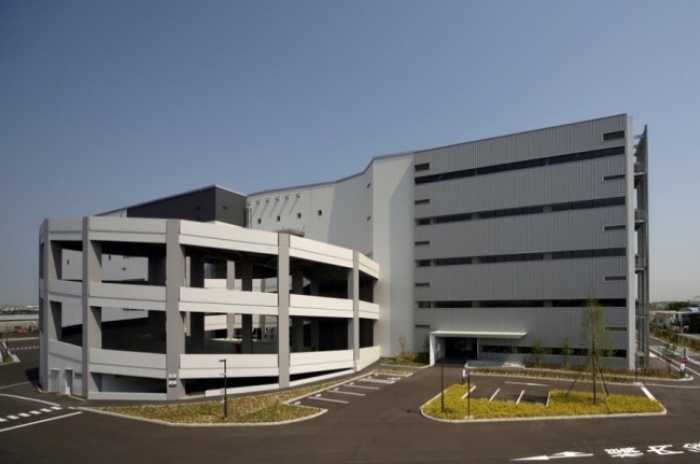 「アマゾン藤井寺FC外観」(写真:アマゾンジャパンの発表資料より) 「アマゾン藤井寺FC外観」(写真:アマゾンジャパンの発表資料より)