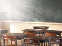 「不登校」を理由とする全国の児童生徒数は、小中学校ともに増加傾向にあり、中学校では35人に1人の割合で不登校児童生徒がいるという状況だ。少子化により児童生徒数が減少、不登校児童生徒数は増加傾向にあるなか、就学環境改善への期待は高まっている。