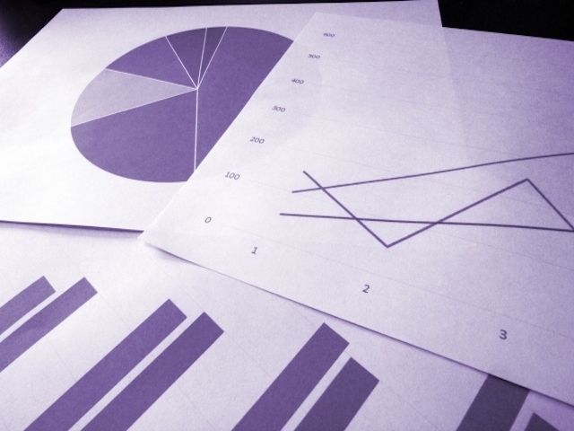 長時間労働の助長や生産性向上を妨げる要因の一つとして“非効率な会議や資料作成”が挙げられる。会議にかかる時間とコストを把握・削減することで、会議の質向上に加え、業務全体の効率も高まるという結果が出ている。