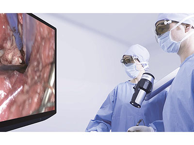 ORBEYEを用いた手術風景