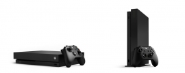 「Xbox One X」(左)とXbox One X Project Scorpio エディション(写真: マイクロソフトの発表資料より) 「Xbox One X」(左)とXbox One X Project Scorpio エディション(写真: マイクロソフトの発表資料より)