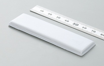 村田製作所が商品化した金属面に取り付けることが可能なRAIN RFIDタグ「LXFLANMXMG-003」(写真: 村田製作所の発表資料より)