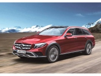 SUV譲りの高いアイポイントとロードクリアランス、そして走破性、ステーションワゴンの実用性を兼ね備えたメルセデス・ベンツ初のクロスオーバーモデル新型「E 220 d 4MATIC オールテレイン」、価格は861.0万円