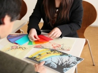 近年「パワーカップル」という言葉が注目されている。消費市場、特に住宅・不動産領域で使われ“購買力のある共働き夫婦”を指し、都心の高額マンション市場など個人消費の牽引役としての期待が寄せられている。