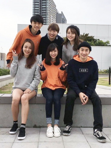 「法政大学 × URBAN RESEARCH」のコラボパーカー(写真: 法政大学の発表資料より)