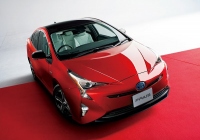 Aプレミアム“ツーリングセレクション・20th Anniversary Limited”2WD、オプション装着車。（画像：トヨタ自動車発表資料より）