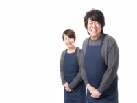 人員確保が難しくなる今後を見据えた無人化店舗を実現するための技術が開発・実用化されている。今後こうした流れはさらに加速すると思われる。