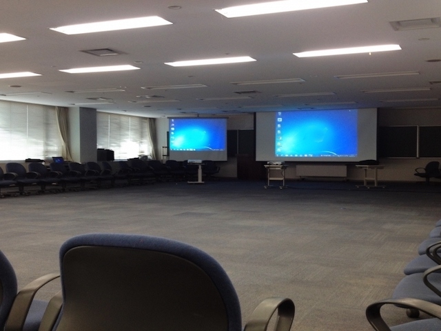 「未来カルテ」発行プログラムの無料ダウンロードが開始された。2040年の産業構造や、保育、教育、医療、介護の状況、公共施設・道路、農地などの維持管理可能性など約10分野について、国勢調査や国立社会保障・人口問題研究所の人口予測などの各種統計データを用いて、5年ごとの推移をシミュレーションした結果が掲載される。 「未来カルテ」発行プログラムの無料ダウンロードが開始された。2040年の産業構造や、保育、教育、医療、介護の状況、公共施設・道路、農地などの維持管理可能性など約10分野について、国勢調査や国立社会保障・人口問題研究所の人口予測などの各種統計データを用いて、5年ごとの推移をシミュレーションした結果が掲載される。