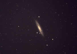 スターバースト銀河の一つ、NGC253銀河。