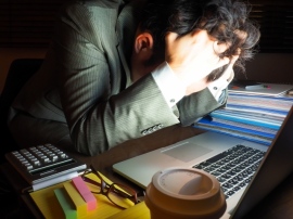 連合総研の調査によれば、不払い残業は時間外労働を行った者のうちの31.5%、残業時間の過少申告という形で行われている。過少申告されたもののうち20%は上司からの具体的指示であり、サービス残業が組織的に行われている可能性もある。 連合総研の調査によれば、不払い残業は時間外労働を行った者のうちの31.5%、残業時間の過少申告という形で行われている。過少申告されたもののうち20%は上司からの具体的指示であり、サービス残業が組織的に行われている可能性もある。