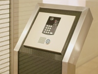 16日、スタイルアクトは「AI・ロボットによるマンション管理に関する調査結果」を公表。入居者は「清掃等はAIロボットに」「相談は人に」と要望。全面AI化を進める企業方針と入居者の要望がアンマッチ。