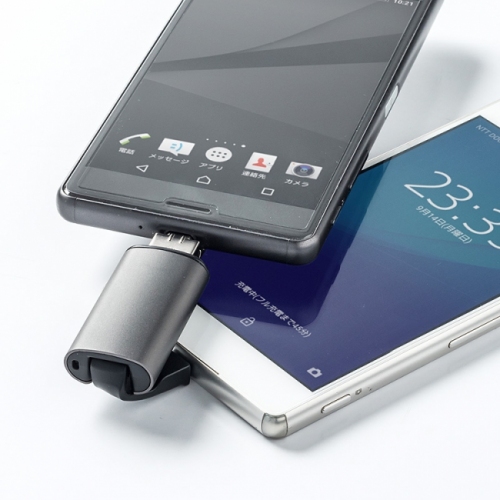 スマホ・タブレット同士でバッテリをシェア。（写真：サンワサプライ株式会社発表資料より）