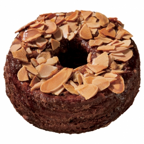 「クロワッサンドーナツショコラ アーモンドキャラメリゼ」（写真：ミスタードーナツの発表資料より）