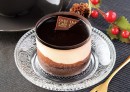 「レモン＆バーベナ香るチョコレートケーキ」（写真：ローソンの発表資料より）
