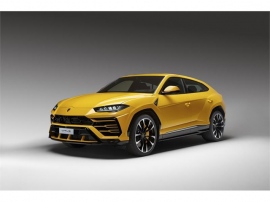 遂に、日本上陸を果たしたランボルギーニのSUV「ウルス」、同社スーパースポーツモデルに比べると前後左右の視界も良さそうで、運転はしやすそうだ。価格はオプションレスのベーシックな車両で、2574万円(税別) 遂に、日本上陸を果たしたランボルギーニのSUV「ウルス」、同社スーパースポーツモデルに比べると前後左右の視界も良さそうで、運転はしやすそうだ。価格はオプションレスのベーシックな車両で、2574万円(税別)