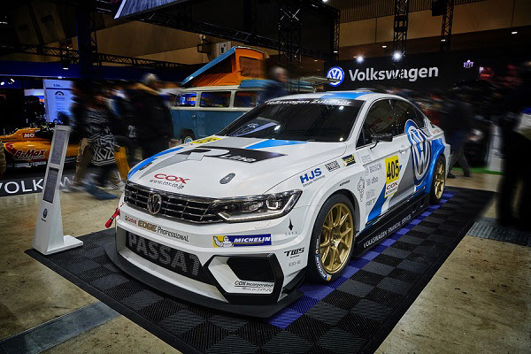 Passat R-Line Evolution。（画像：フォルクスワーゲン　グループ　ジャパン発表資料より）