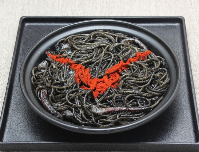 「黒の騎士団 イカ墨パスタ」(写真: 養生乃滝の発表資料より)