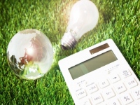 電力自由化に伴う新電力のシェアが拡大している。市場予測としては今後10年以内に20%のシェアを超えるのではないかとみられており、様々な要因からかなり現実的な試算といわれている。 　